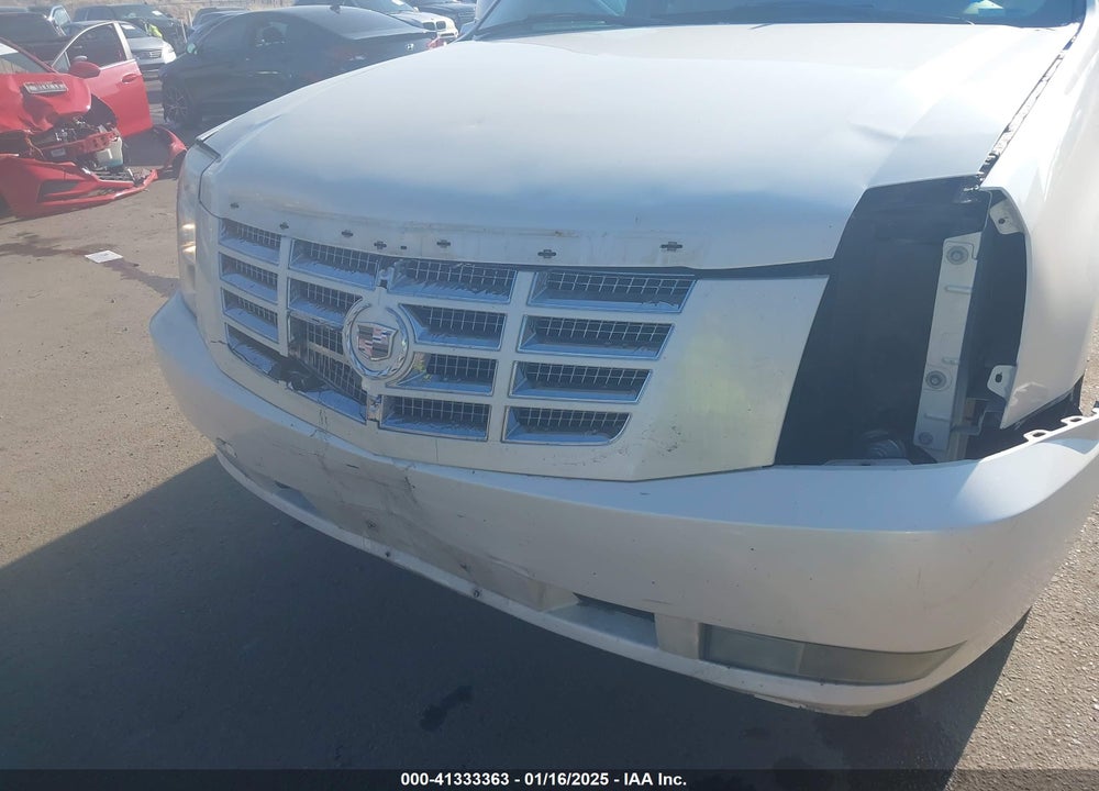 2007 CADILLAC ESCALADE ESV VIN: 1GYFK66827R396002