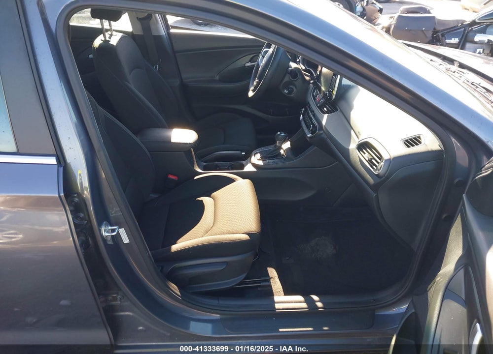 2019 HYUNDAI ELANTRA GT VIN: KMHH35LE3KU110644