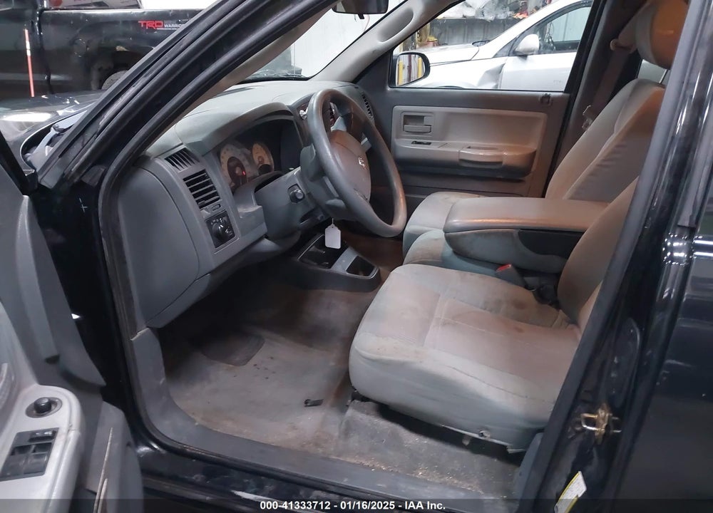 2005 DODGE DAKOTA SLT VIN: 1D7HW42K95S252337