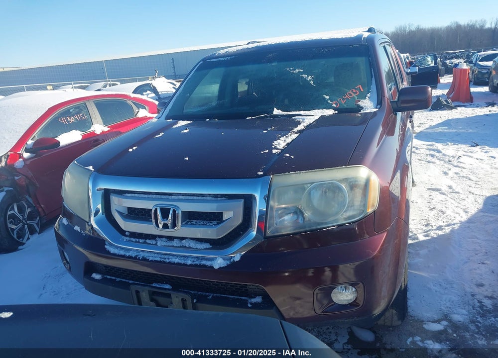2011 HONDA PILOT EX VIN: 5FNYF4H43BB024037