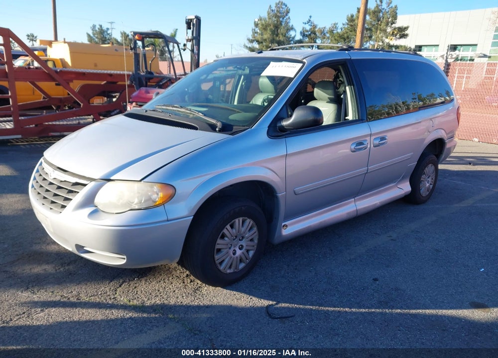2007 CHRYSLER TOWN & COUNTRY LX VIN: 2A4GP44R87R352599
