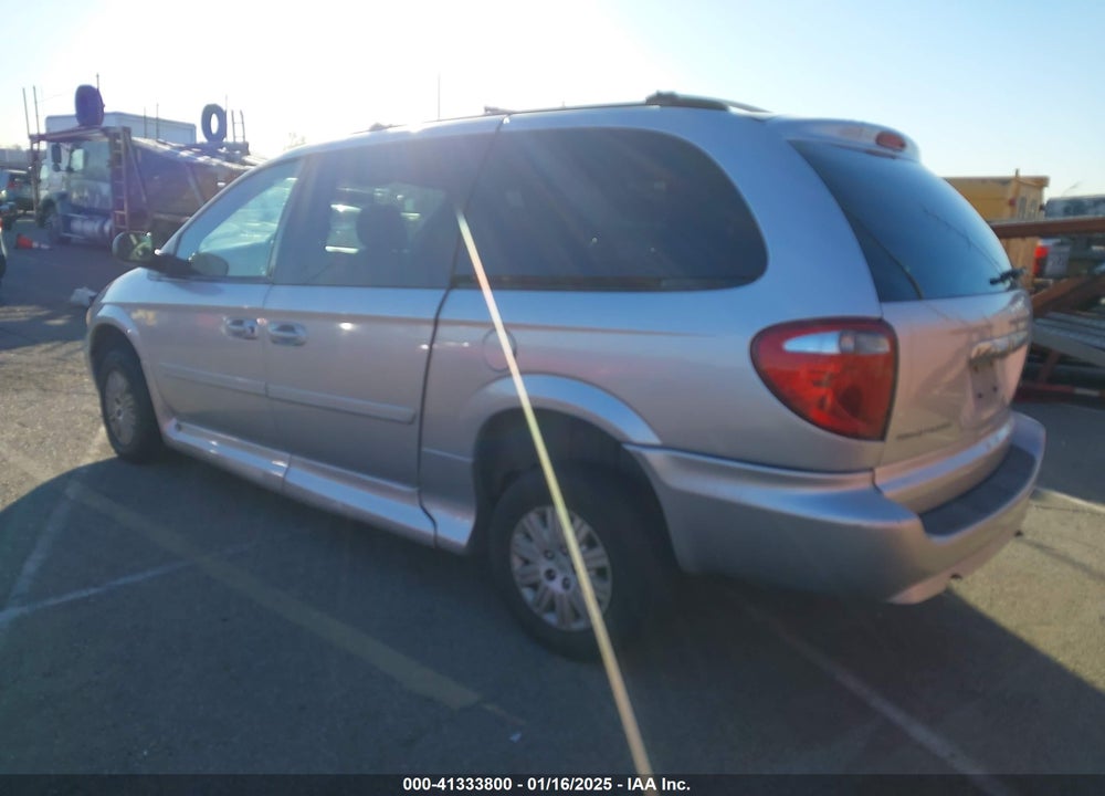 2007 CHRYSLER TOWN & COUNTRY LX VIN: 2A4GP44R87R352599