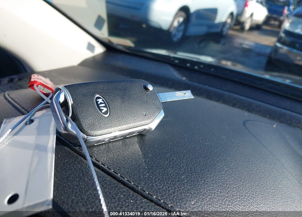 2019 KIA FORTE LXS VIN: 3KPF24AD6KE086020