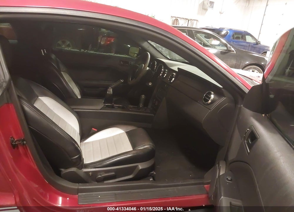 2006 FORD MUSTANG V6 VIN: 1ZVFT80N365117947
