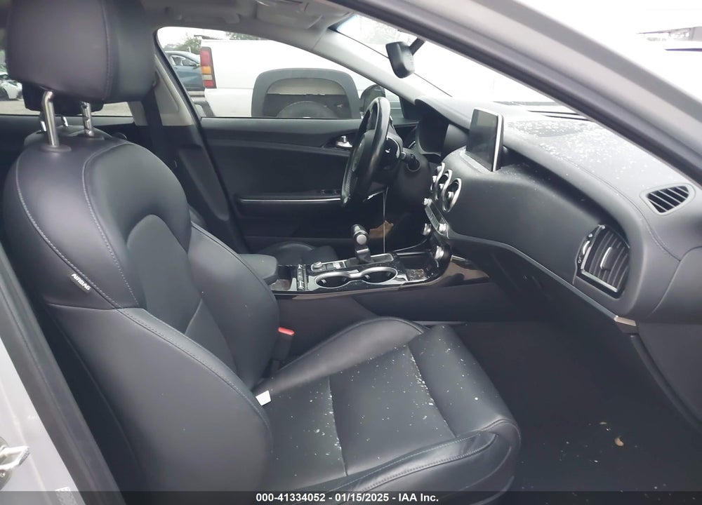 2018 KIA STINGER VIN: KNAE25LA6J6017589