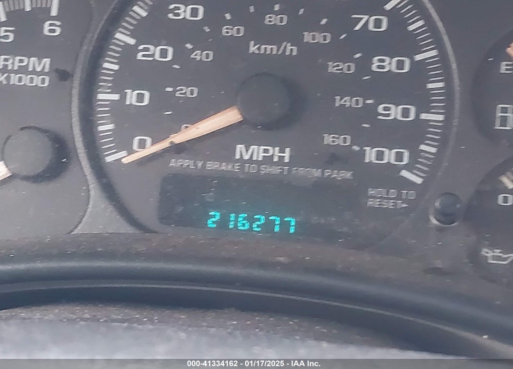 2002 CHEVROLET SUBURBAN 1500 LS VIN: 3GNEC16Z42G320727