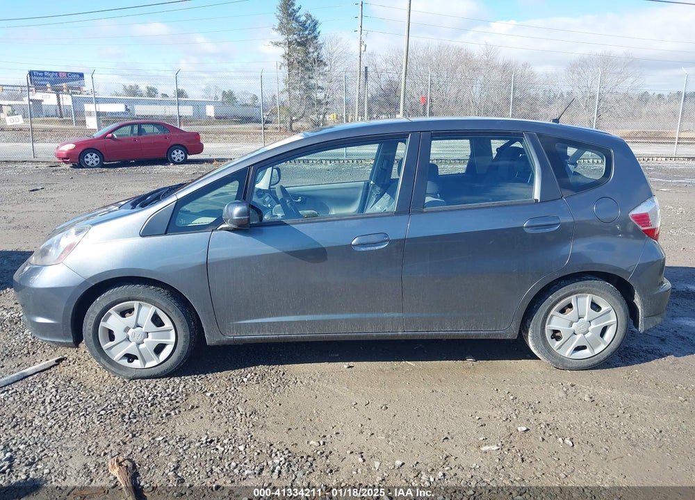 2013 HONDA FIT VIN: JHMGE8G3XDC034173