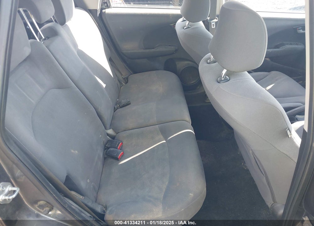 2013 HONDA FIT VIN: JHMGE8G3XDC034173