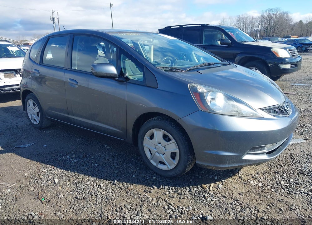 2013 HONDA FIT VIN: JHMGE8G3XDC034173