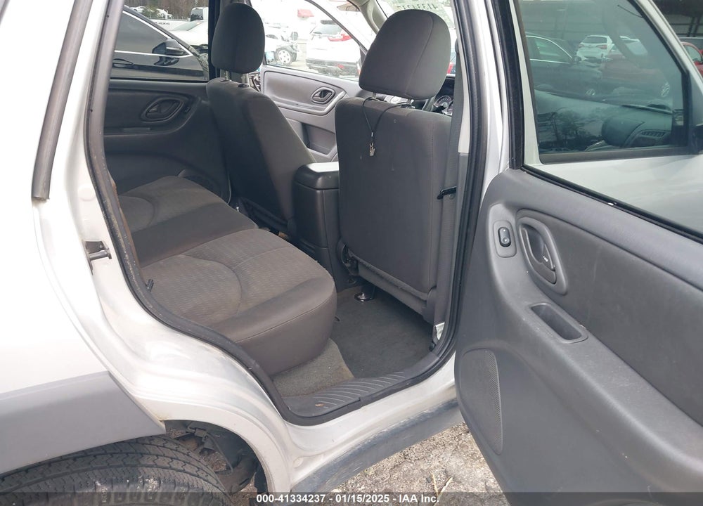 2006 MAZDA TRIBUTE I VIN: 4F2YZ02Z46KM27439