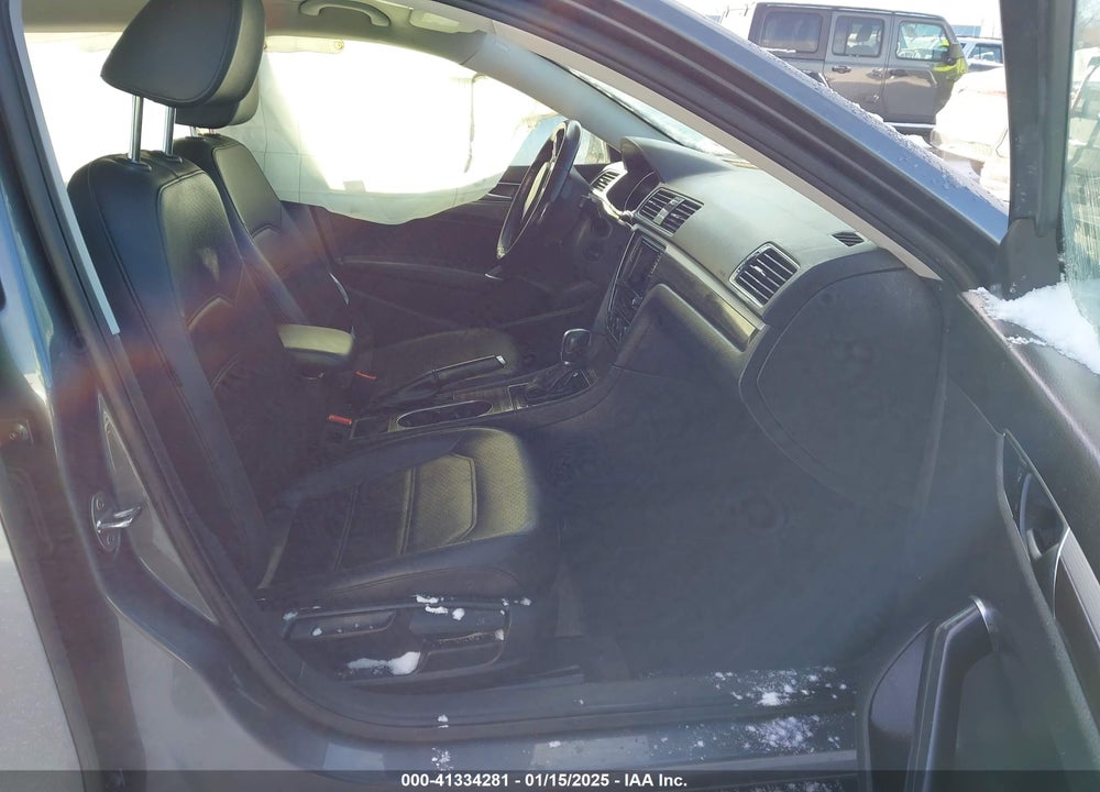 2018 VOLKSWAGEN PASSAT VIN: 1VWBA7A3XJC041885