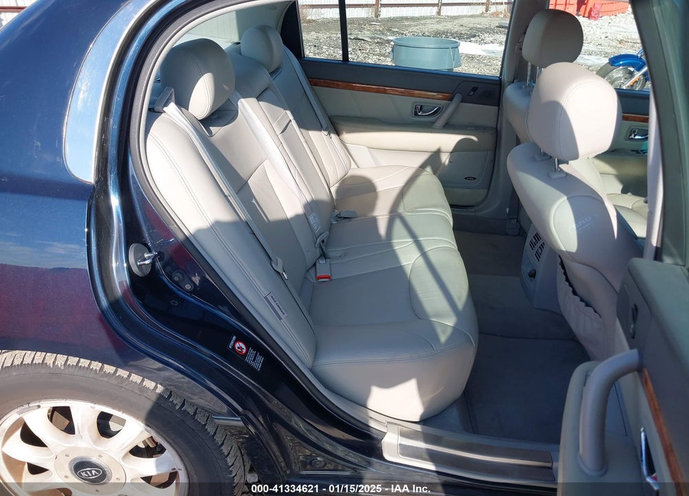 2005 KIA AMANTI VIN: KNALD124355069330