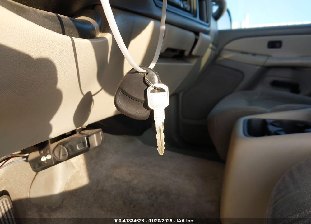 2002 CHEVROLET SUBURBAN 1500 LS VIN: 3GNEC16T22G304005