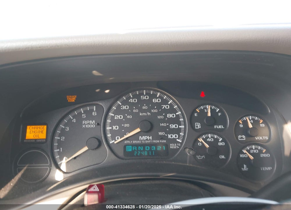 2002 CHEVROLET SUBURBAN 1500 LS VIN: 3GNEC16T22G304005