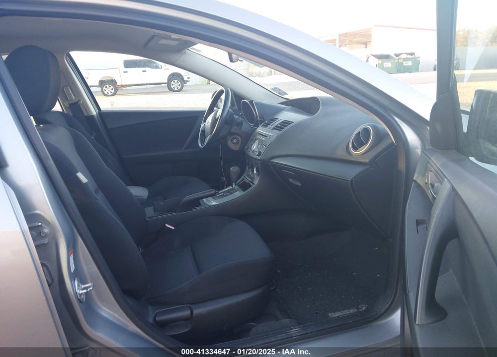 2011 MAZDA 3 I SPORT VIN: JM1BL1UFXB1415540