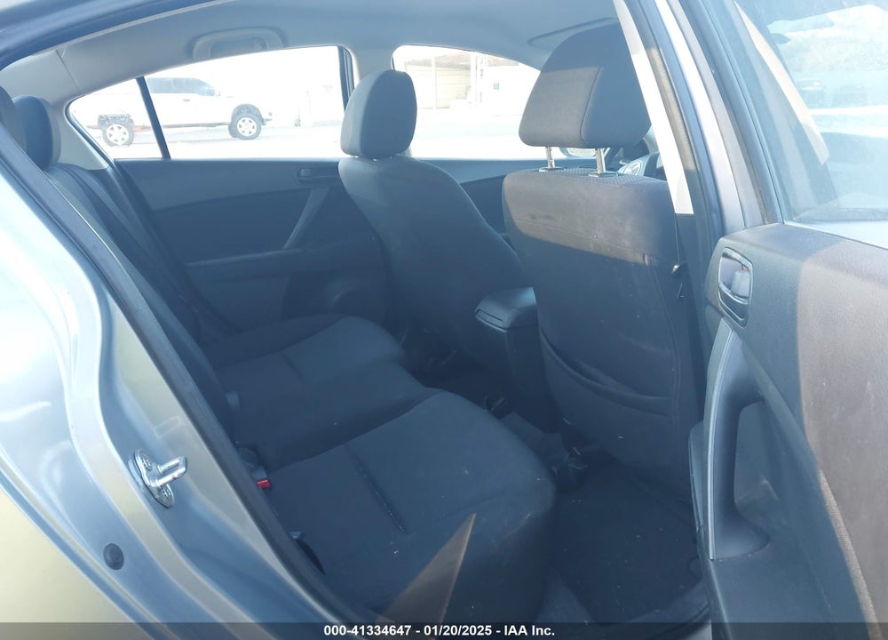 2011 MAZDA 3 I SPORT VIN: JM1BL1UFXB1415540