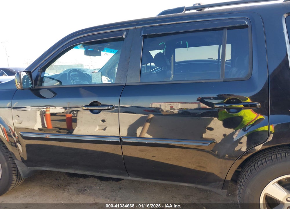 2011 HONDA PILOT EX-L VIN: 5FNYF4H59BB039876
