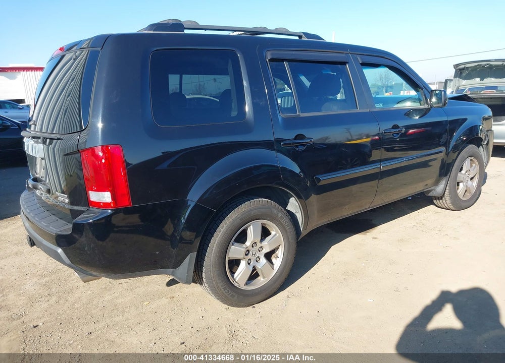 2011 HONDA PILOT EX-L VIN: 5FNYF4H59BB039876