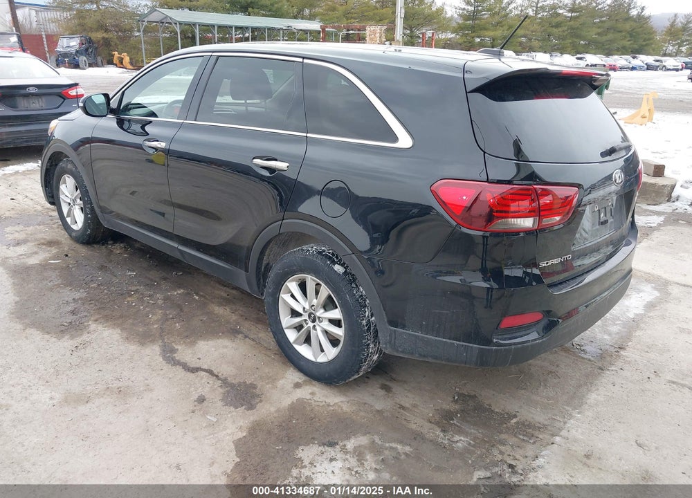2019 KIA SORENTO 3.3L LX VIN: 5XYPG4A56KG483762