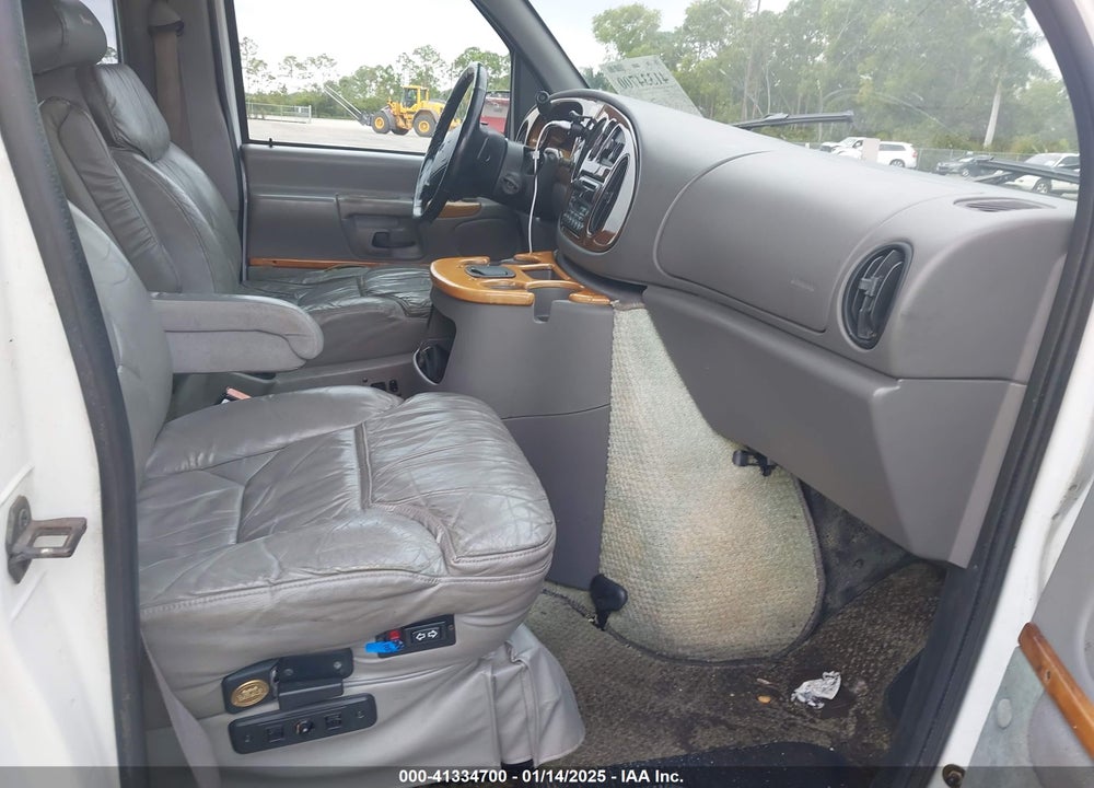 2000 FORD E-250 RECREATIONAL VIN: 1FDPE24L9YHA72792