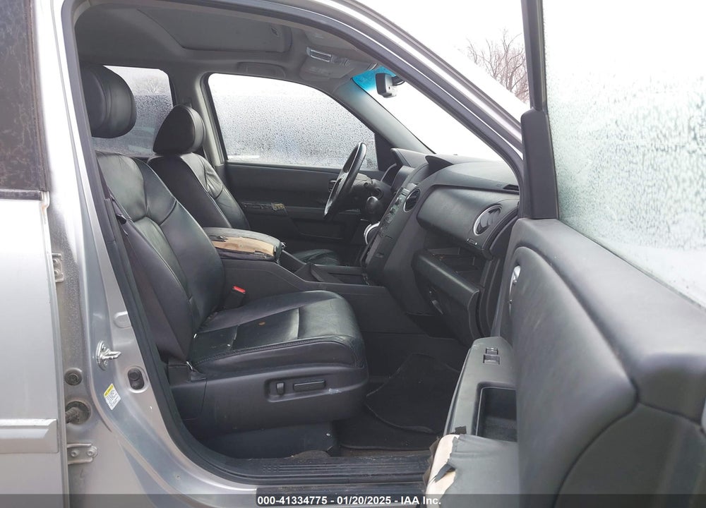 2010 HONDA PILOT EX-L VIN: 5FNYF3H57AB021837