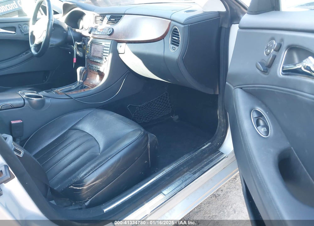 2007 MERCEDES-BENZ CLS 550 VIN: WDDDJ72X67A085051