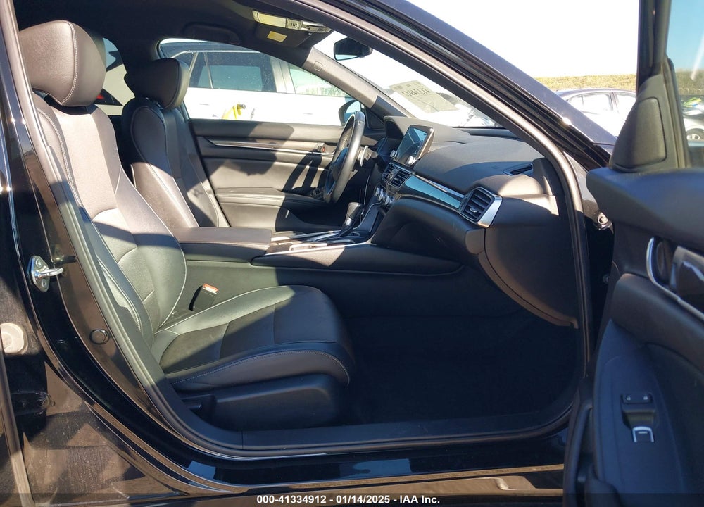 2019 HONDA ACCORD VIN: 1HGCV1F36KA016286