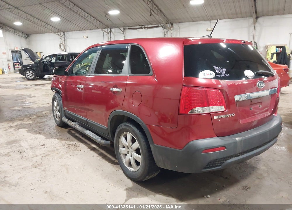 2011 KIA SORENTO LX VIN: 5XYKTCA11BG053909