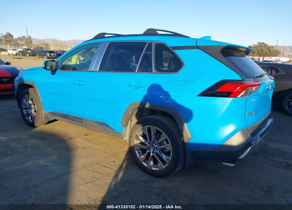 2020 TOYOTA RAV4 XLE PREMIUM VIN: JTMA1RFV2LD055846