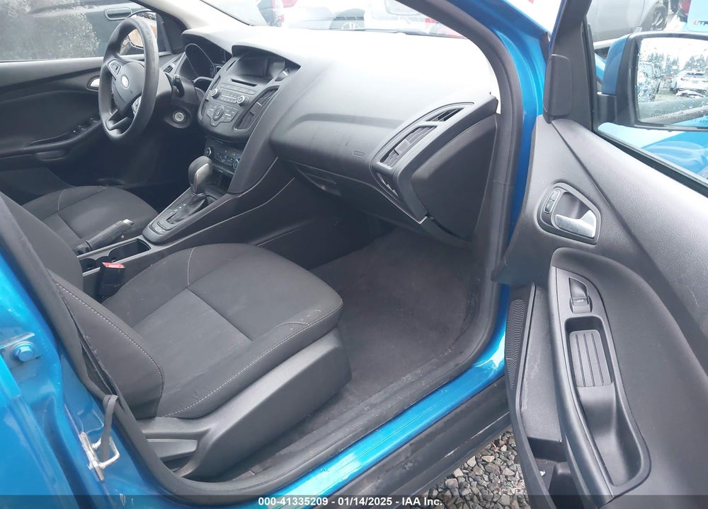 2017 FORD FOCUS SE VIN: 1FADP3K23HL220004