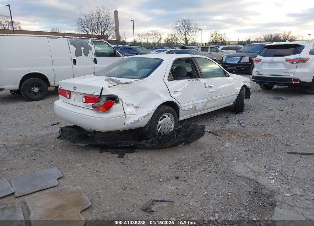 2001 TOYOTA CAMRY CE VIN: 4T1BG22K51U838352