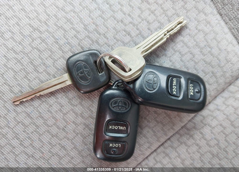 2004 TOYOTA COROLLA LE VIN: 2T1BR38E44C276094