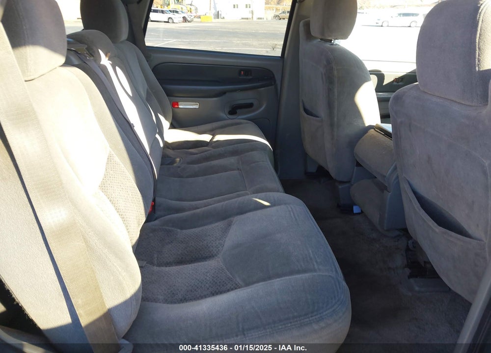 2003 CHEVROLET TAHOE LS VIN: 1GNEC13T43R293868
