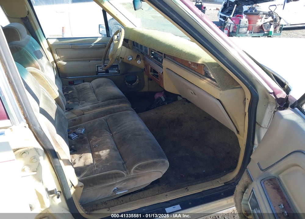 1985 LINCOLN TOWN CAR VIN: 1LNBP96F0FY770483