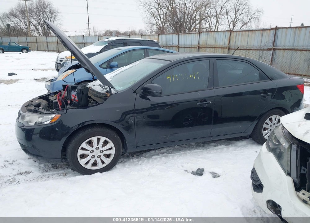 2013 KIA FORTE VIN: KNAFU4A21D5705675