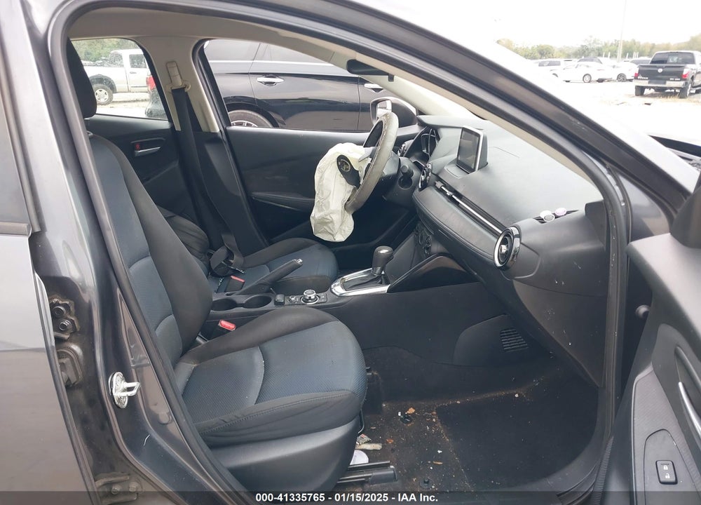 2016 SCION IA VIN: 3MYDLBZV3GY133338