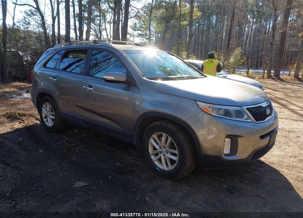 2015 KIA SORENTO LX V6 VIN: 5XYKT4A72FG559846