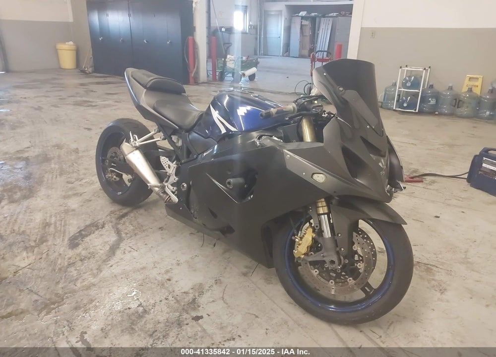 2005 SUZUKI GSX-R750 K VIN: JS1GR7JA952100687