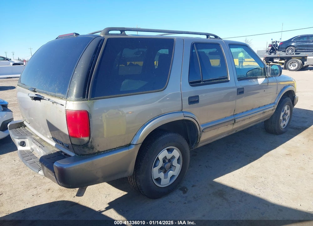 2002 CHEVROLET BLAZER LS VIN: 1GNDT13W52K213071