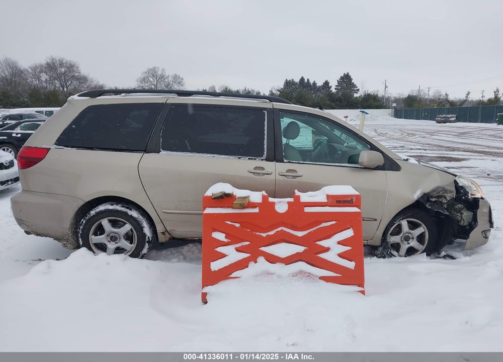 2004 TOYOTA SIENNA XLE VIN: 5TDZA22C24S102099