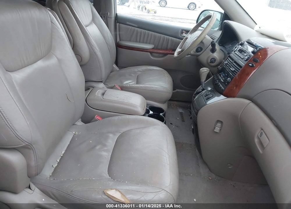2004 TOYOTA SIENNA XLE VIN: 5TDZA22C24S102099