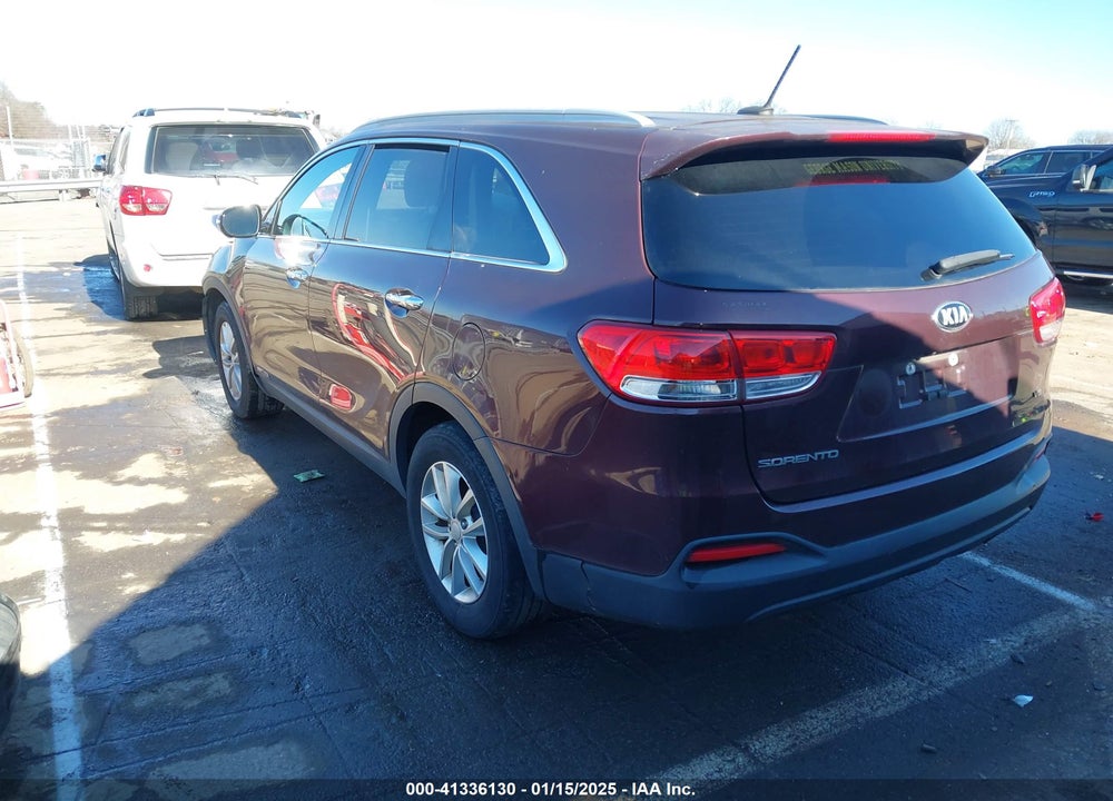 2017 KIA SORENTO 3.3L LX VIN: 5XYPGDA58HG227907