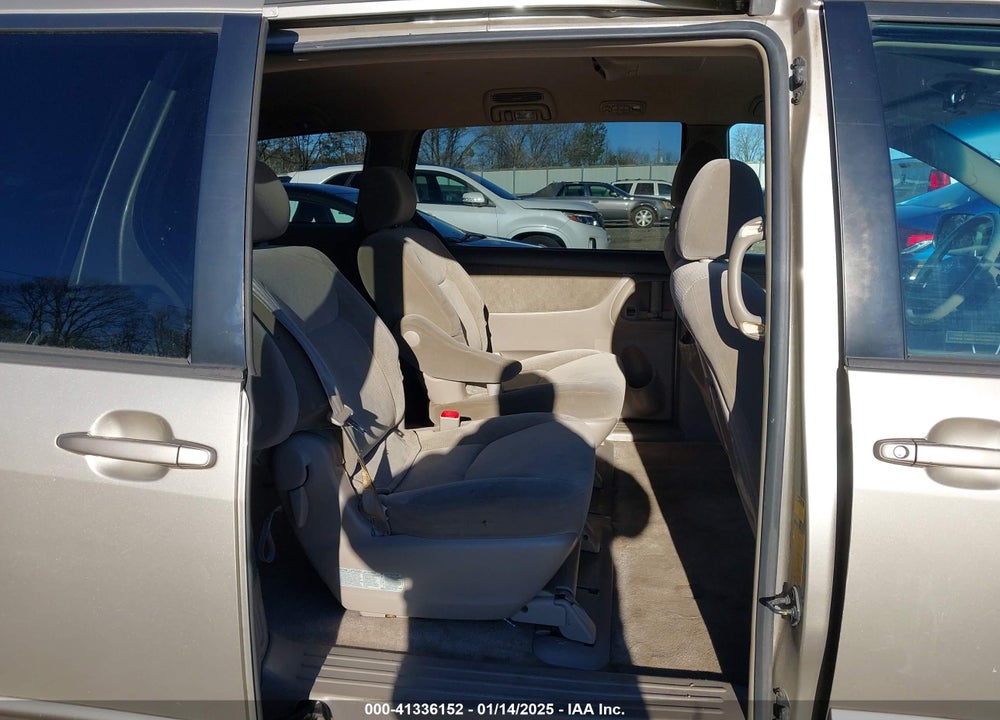2005 TOYOTA SIENNA XLE VIN: 5TDZA22C65S315106