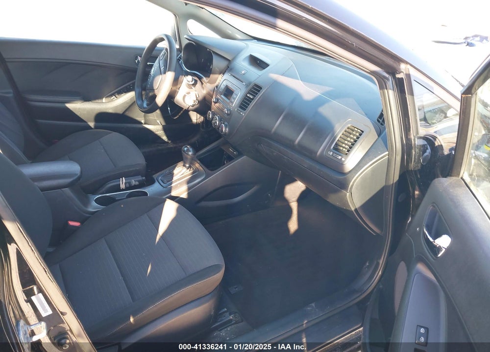 2015 KIA FORTE VIN: KNAFX4A65F5370563