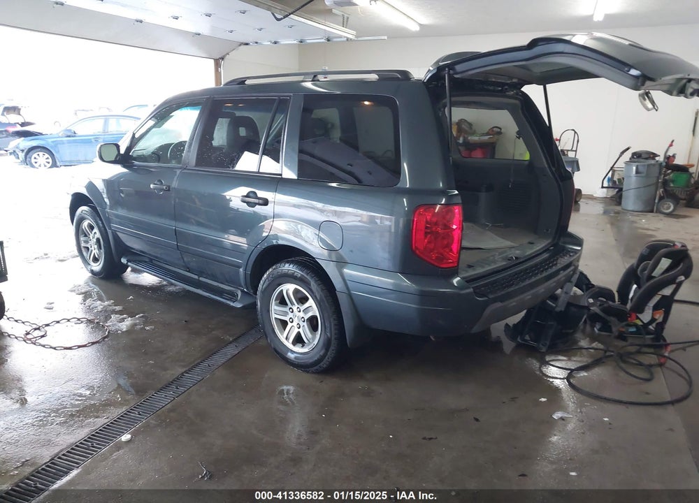 2005 HONDA PILOT EX-L VIN: 2HKYF18575H501176