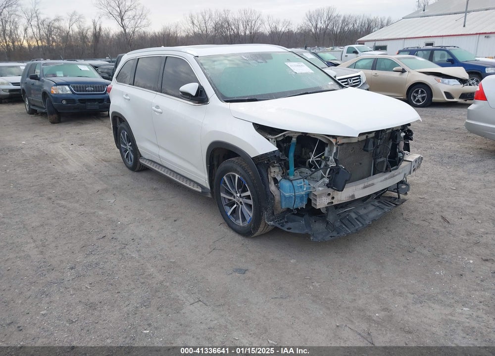 2018 TOYOTA HIGHLANDER XLE VIN: 5TDKZRFH3JS541509