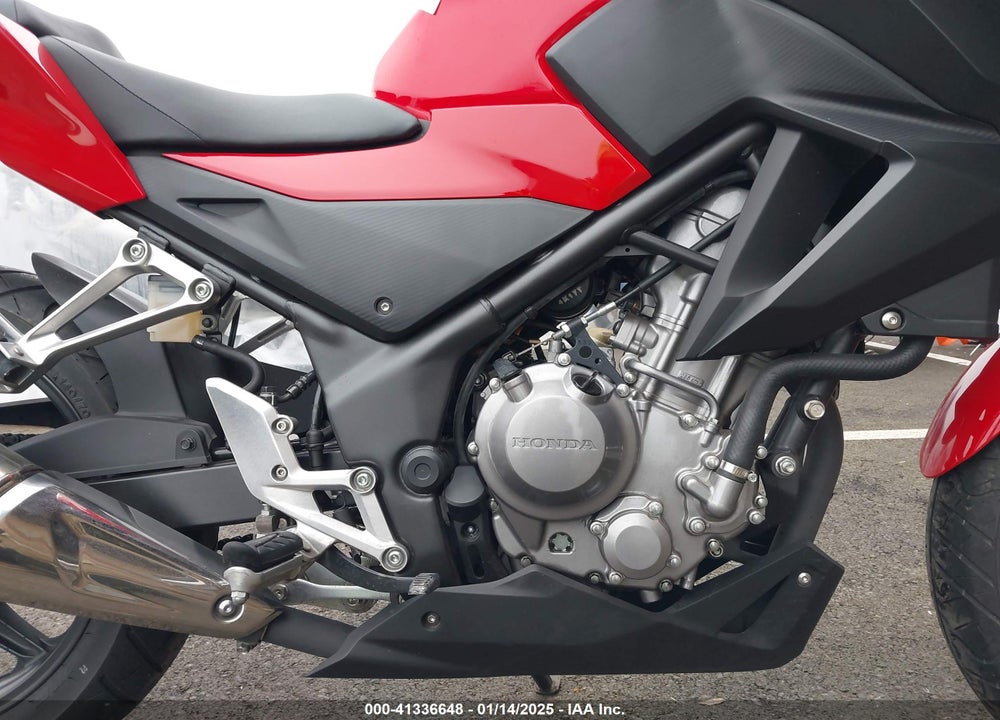 2015 HONDA CB300 F VIN: MLHNC5211F5100813