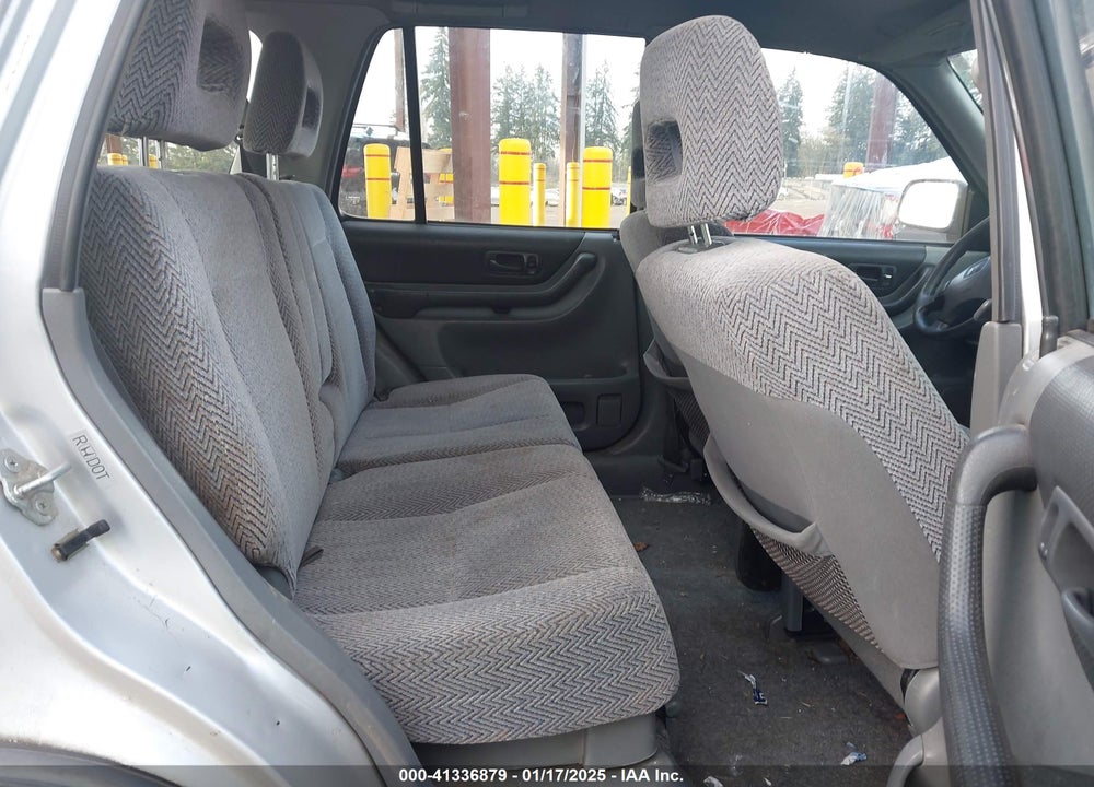 1998 HONDA CR-V LX VIN: JHLRD1742WC033649