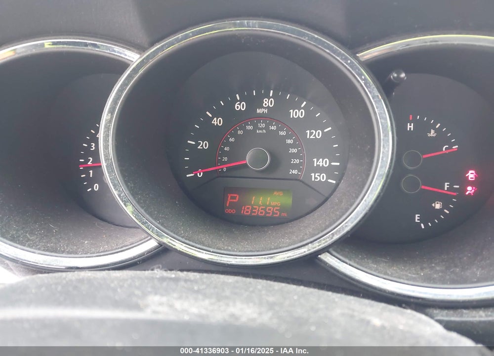 2011 KIA SORENTO LX V6 VIN: 5XYKT4A29BG166134