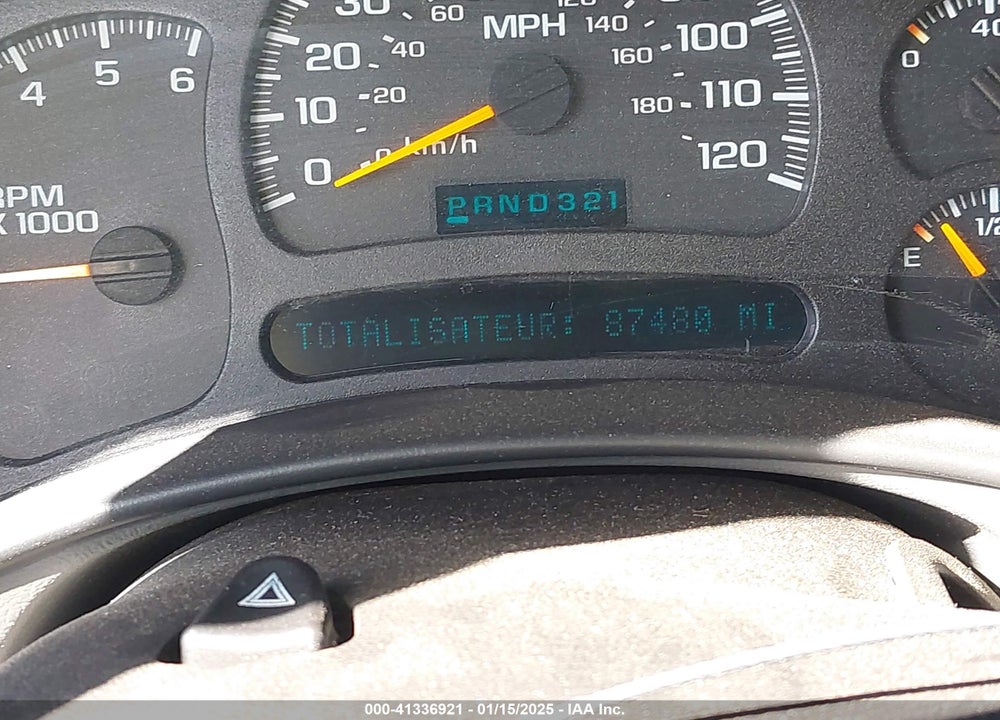 2004 CHEVROLET SUBURBAN 1500 LS VIN: 1GNEC16Z04J209755
